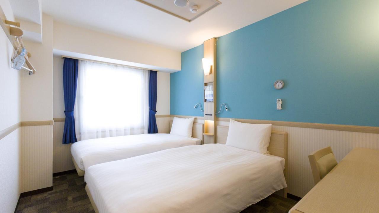 Toyoko Inn Ebina Eki Higashi Guchi Exterior foto